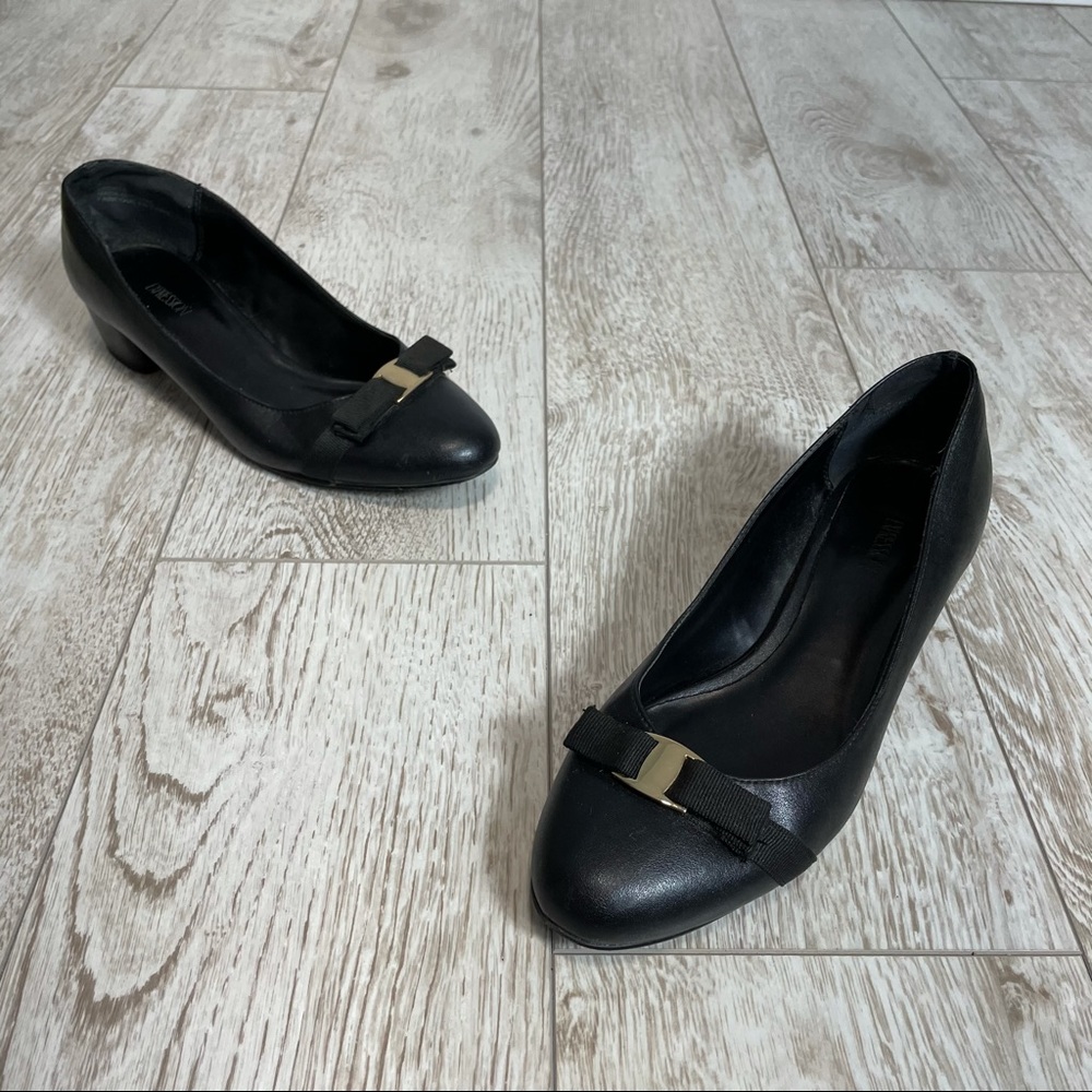 EXPRESSION 8 black ribbon bow block heel pumps